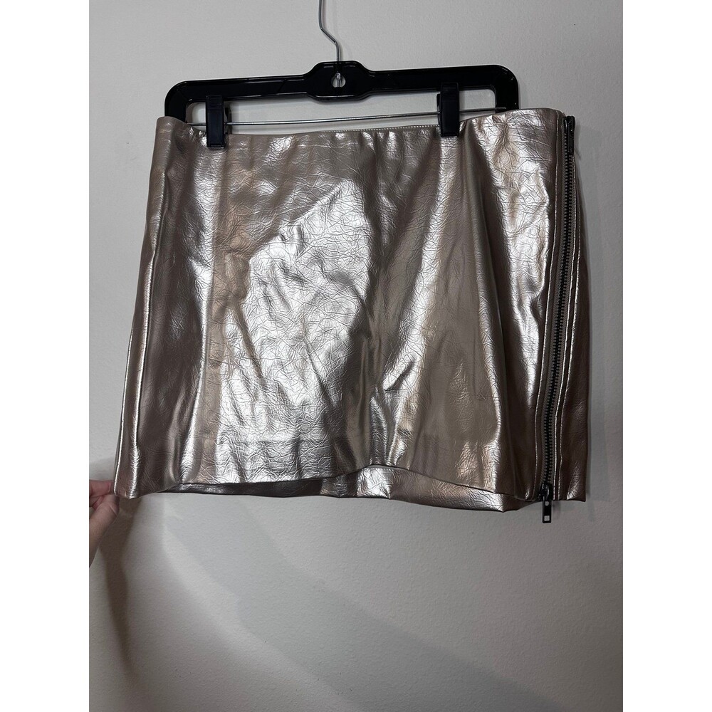 Future collective skirt